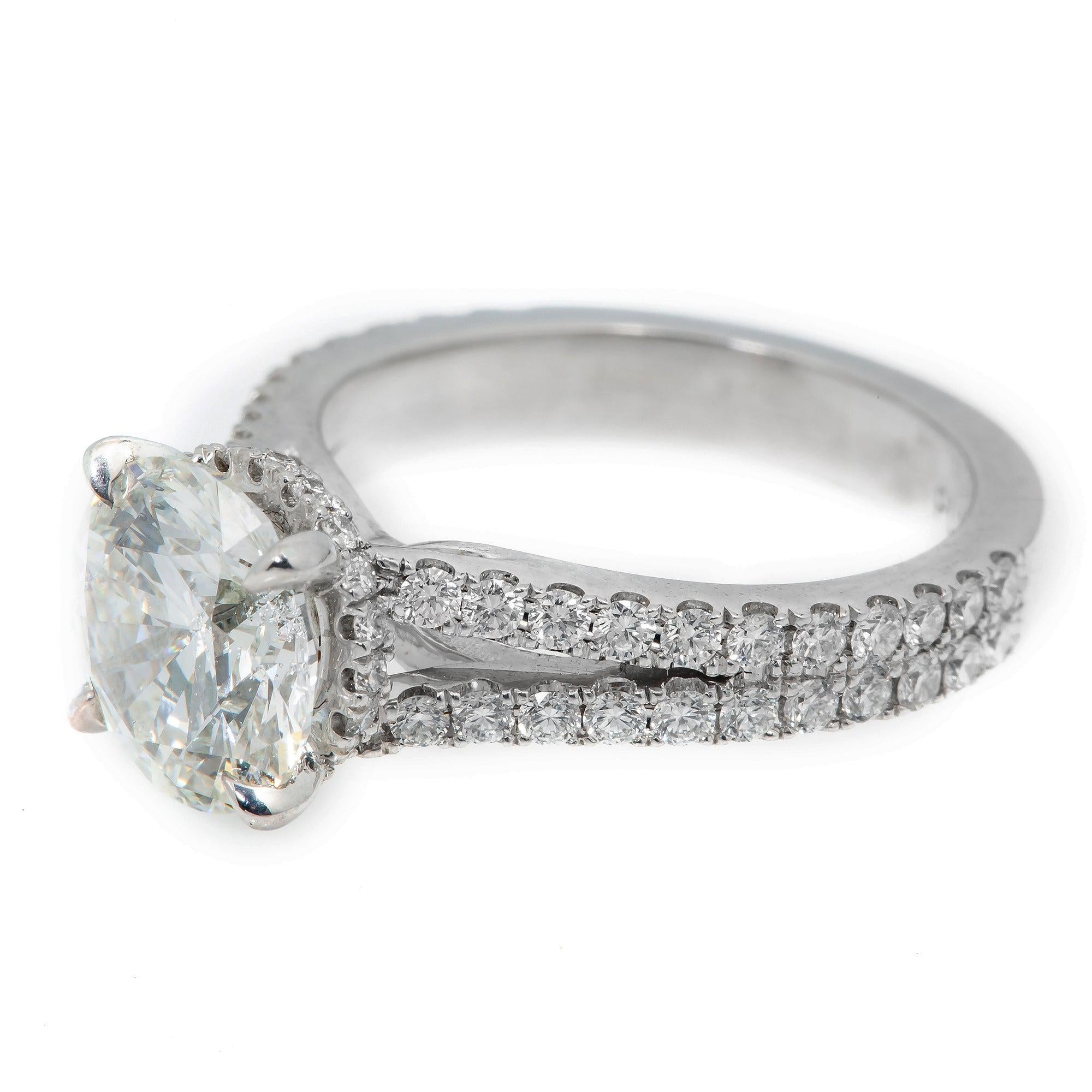 18K WHITE GOLD ENGAGEMENT RING WITH 2.04 CT DIAMONDS