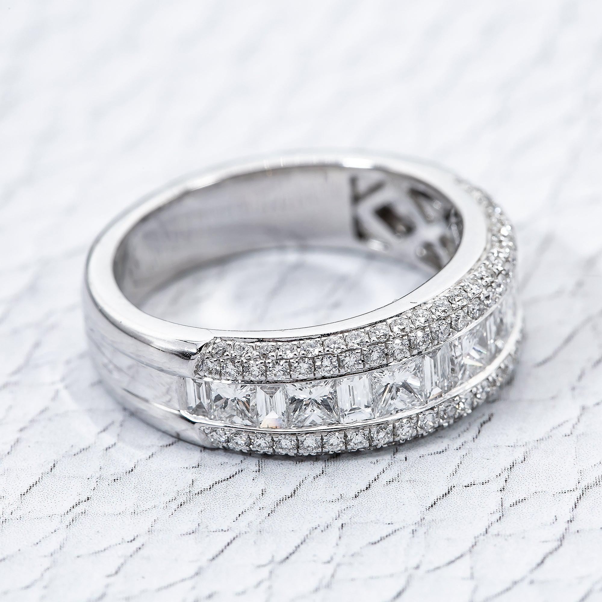 18K White Gold Ring with 1.6 CT Diamonds