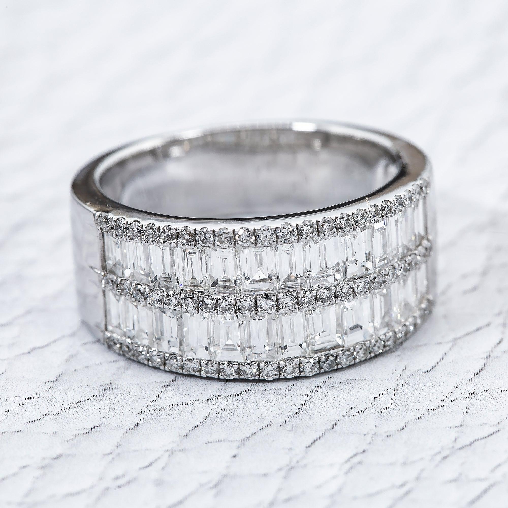 18K White Gold Ring with 2.56 CT Diamonds