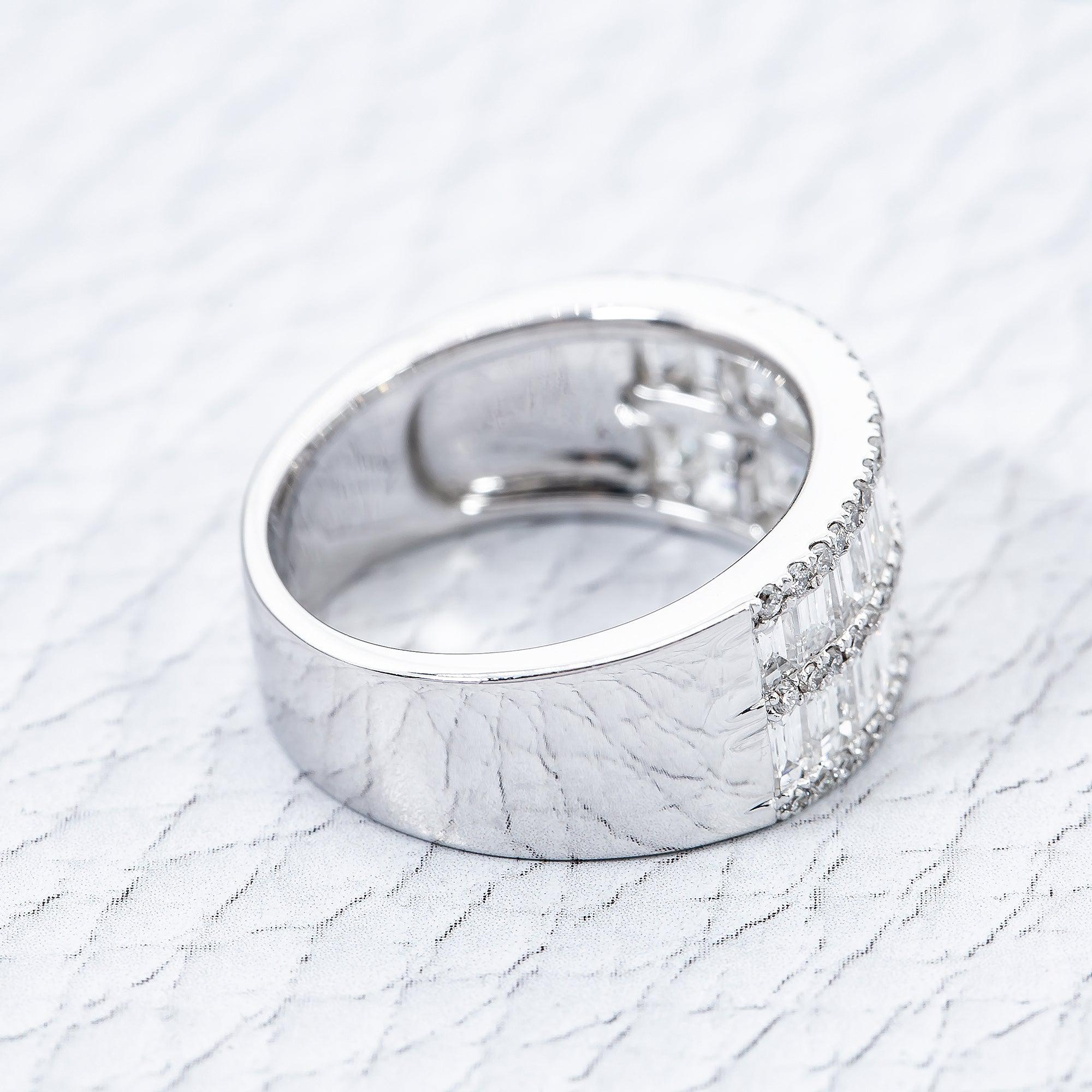 18K White Gold Ring with 2.56 CT Diamonds