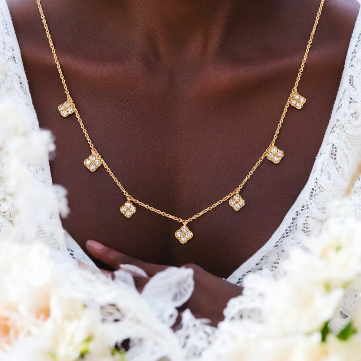 18K GOLD ROUND DIAMOND CLOVER NECKLACE 0.50 CT