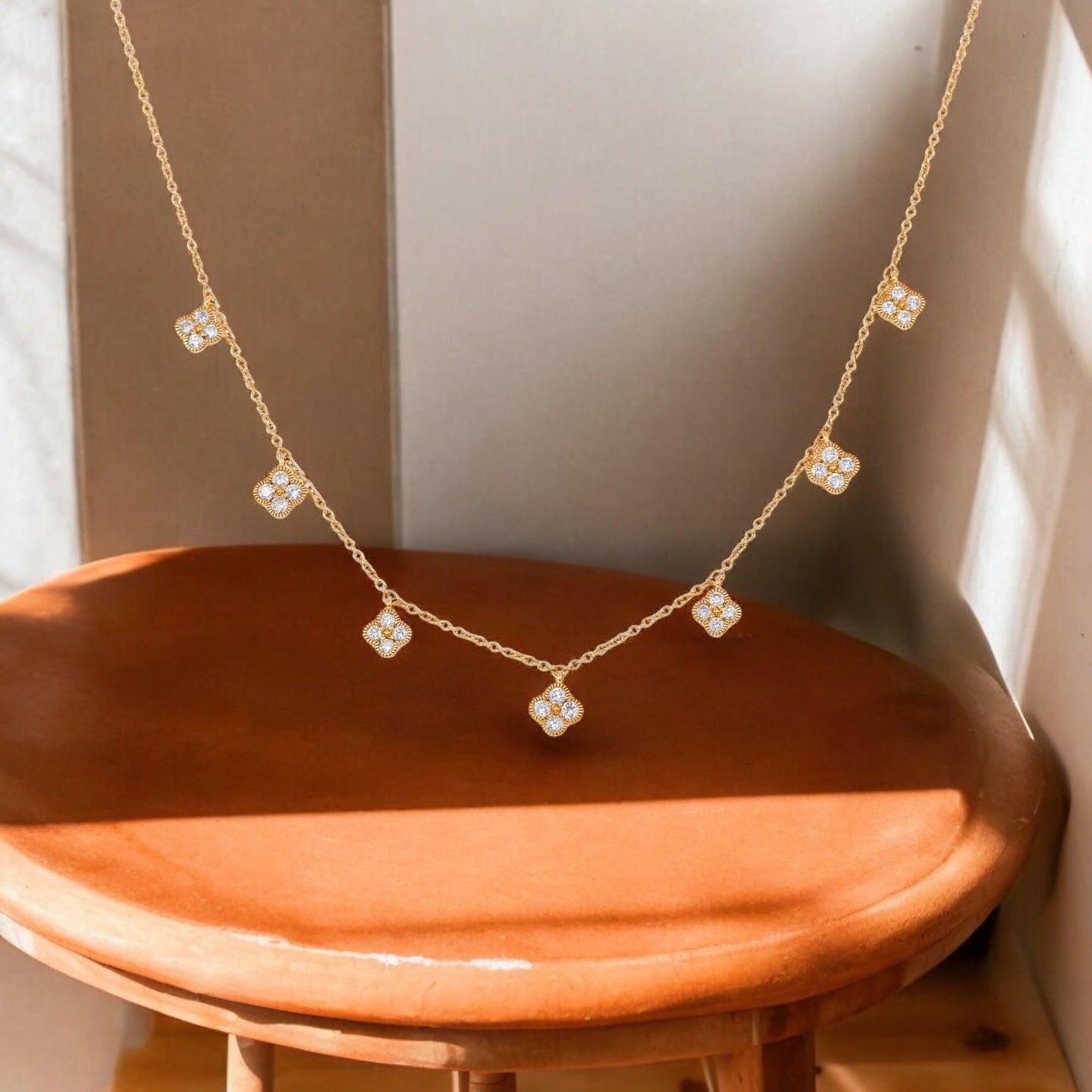 18K GOLD ROUND DIAMOND CLOVER NECKLACE 0.50 CT