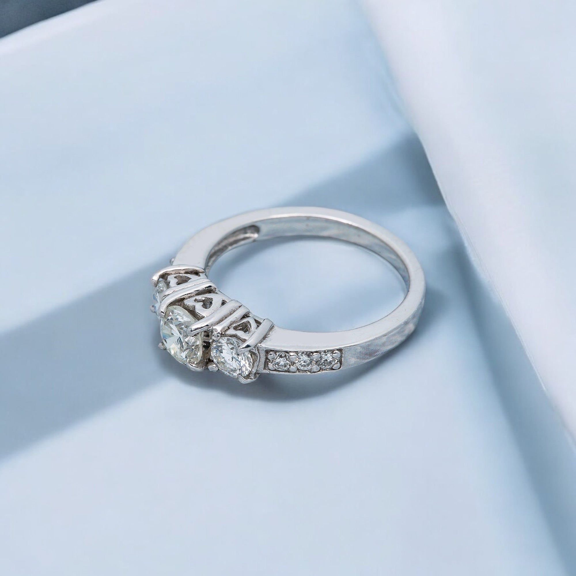 14K WHITE GOLD ENGAGEMENT RING WITH 1.12 CT DIAMONDS