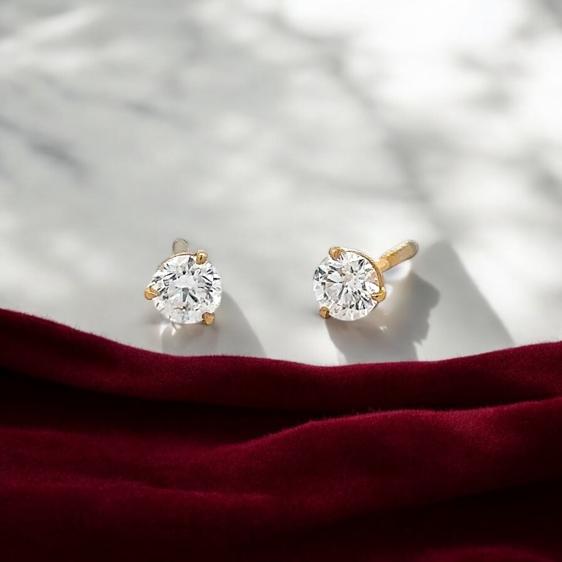 14K GOLD ROUND DIAMOND STUD EARRINGS 0.78 CTW