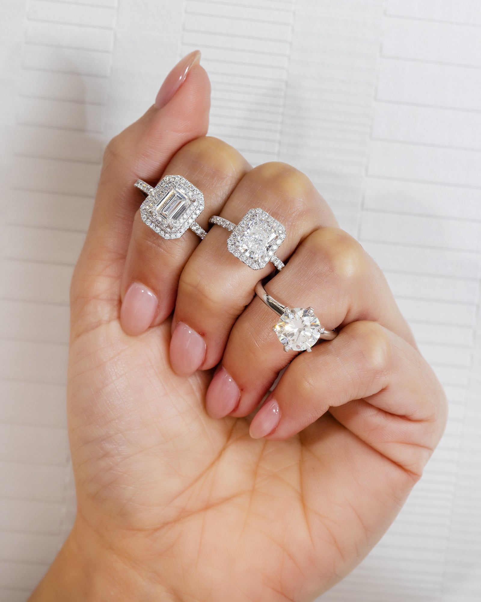 18K GOLD ROUND CUT SOLITAIRE DIAMOND ENGAGEMENT RING 2.60 CTW