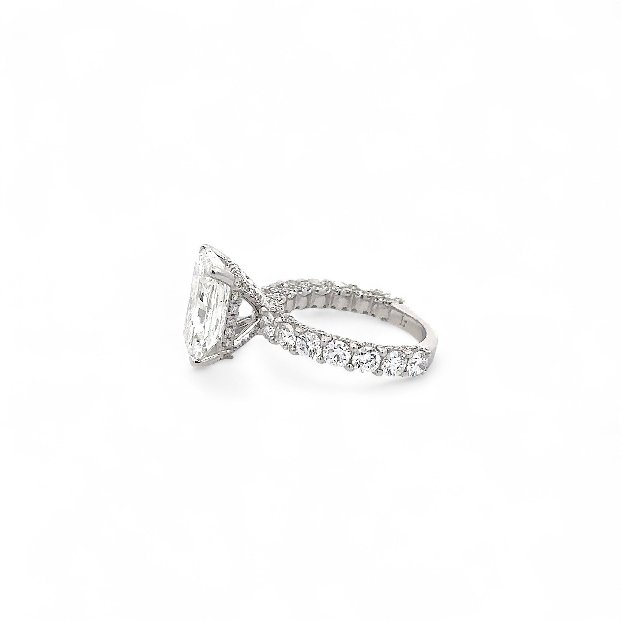 18K GOLD RADIANT CUT LAB DIAMOND ENGAGEMENT RING 7.66 CTW