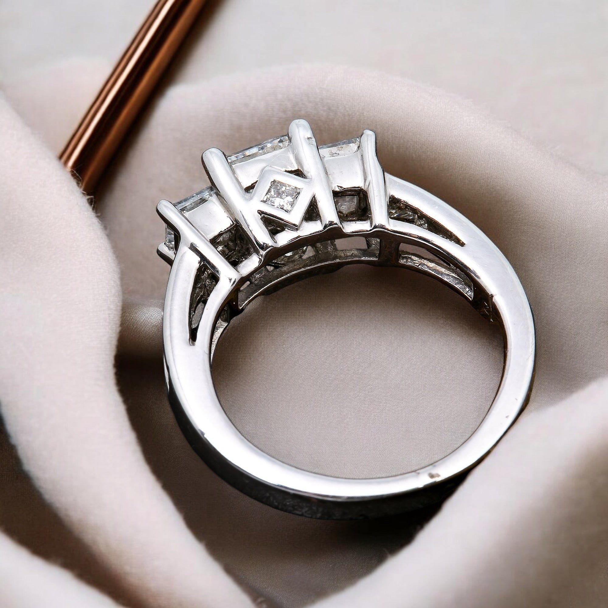 14K WHITE GOLD 3 STONE DIAMOND ENGAGEMENT RING 2.01 CT