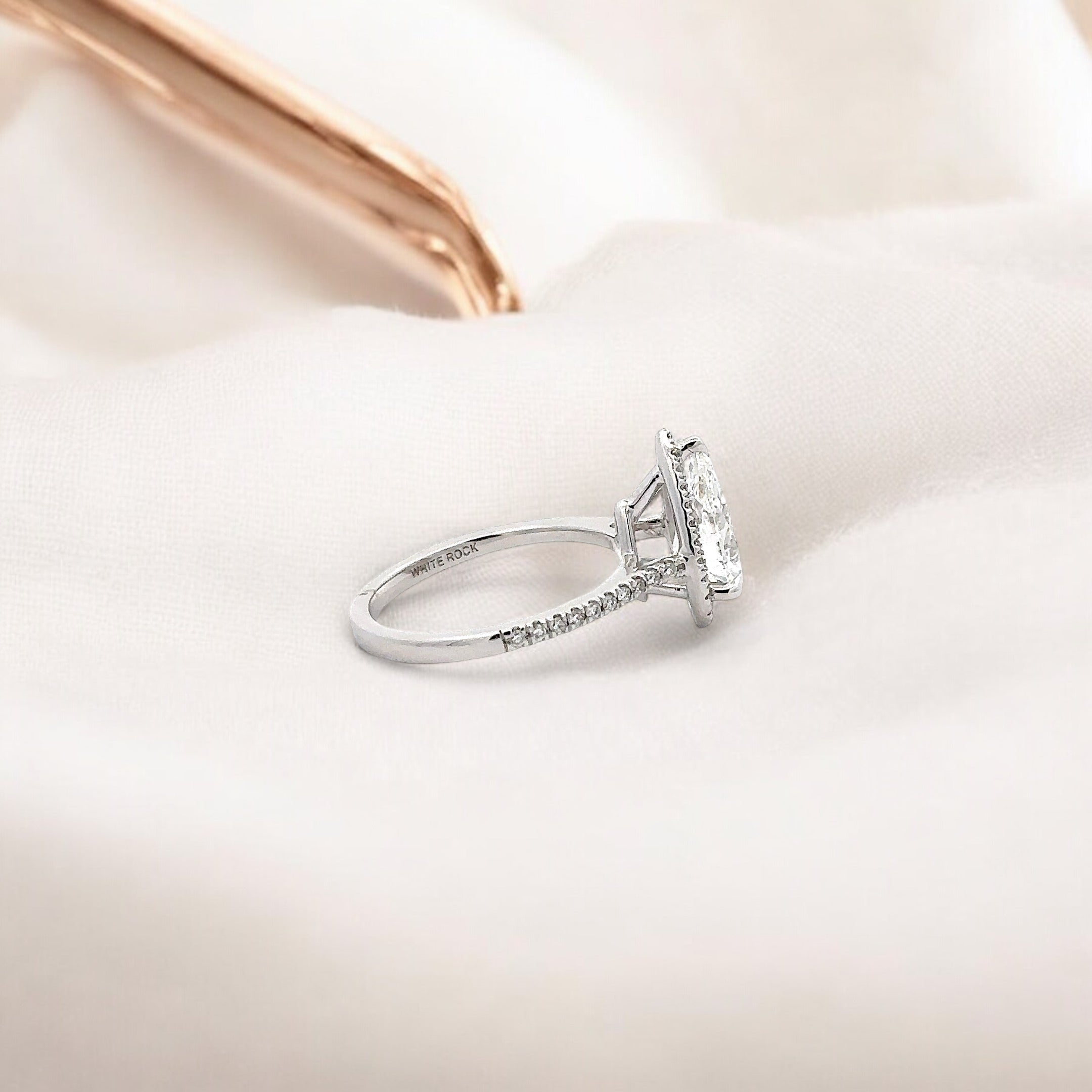 14K GOLD PEAR CUT CERTIFIED LAB DIAMOND ENGAGEMENT RING WITH DIAMOND HALO AND BAND 2.30 CARAT