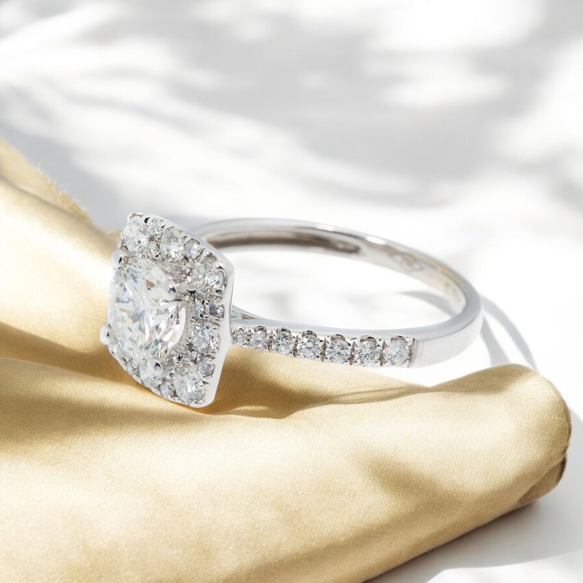 18K GOLD ROUND DIAMOND ENGAGEMENT RING 1.3 CT GIA