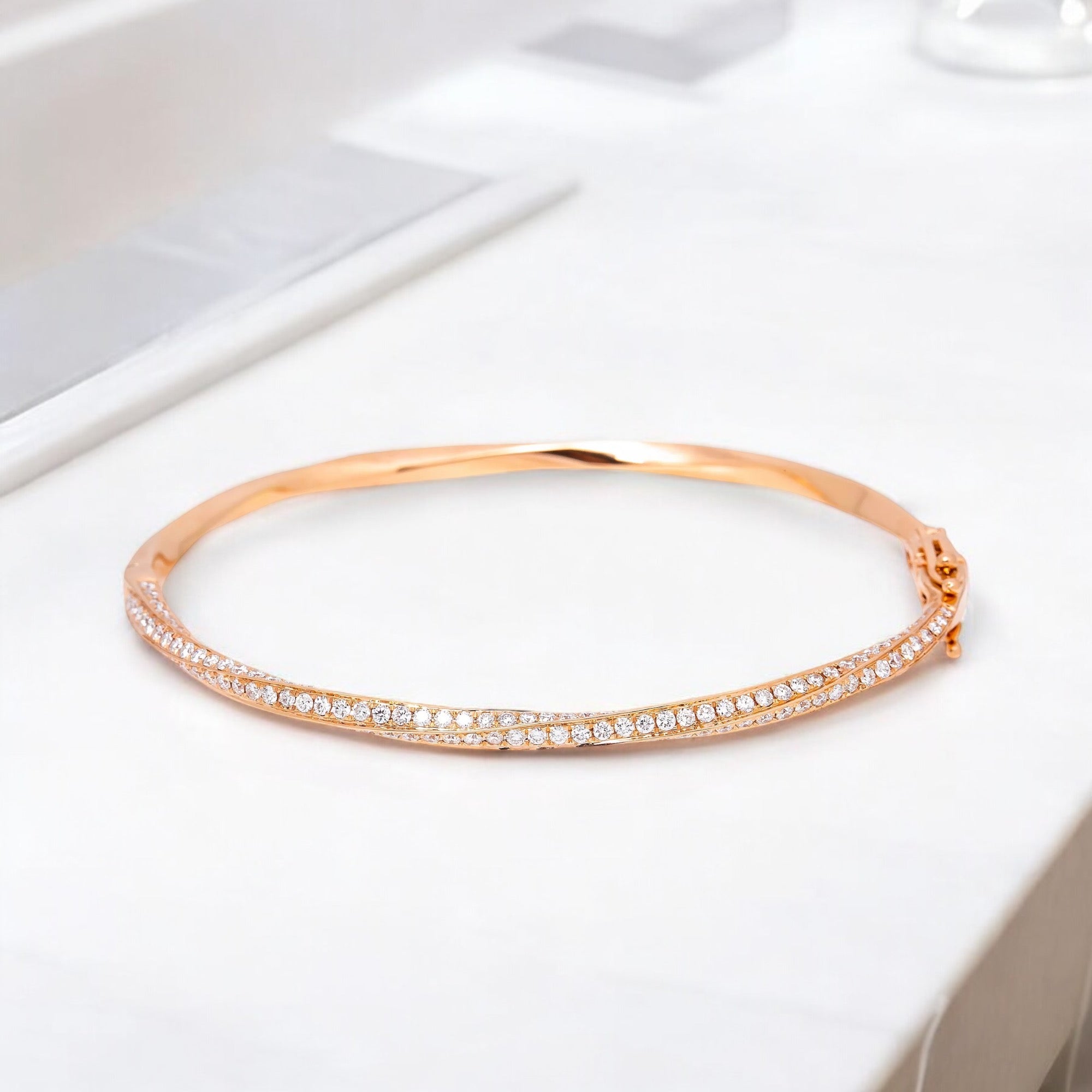 18K GOLD DIAMOND TWIST BANGLE BRACELET 2.08 CT