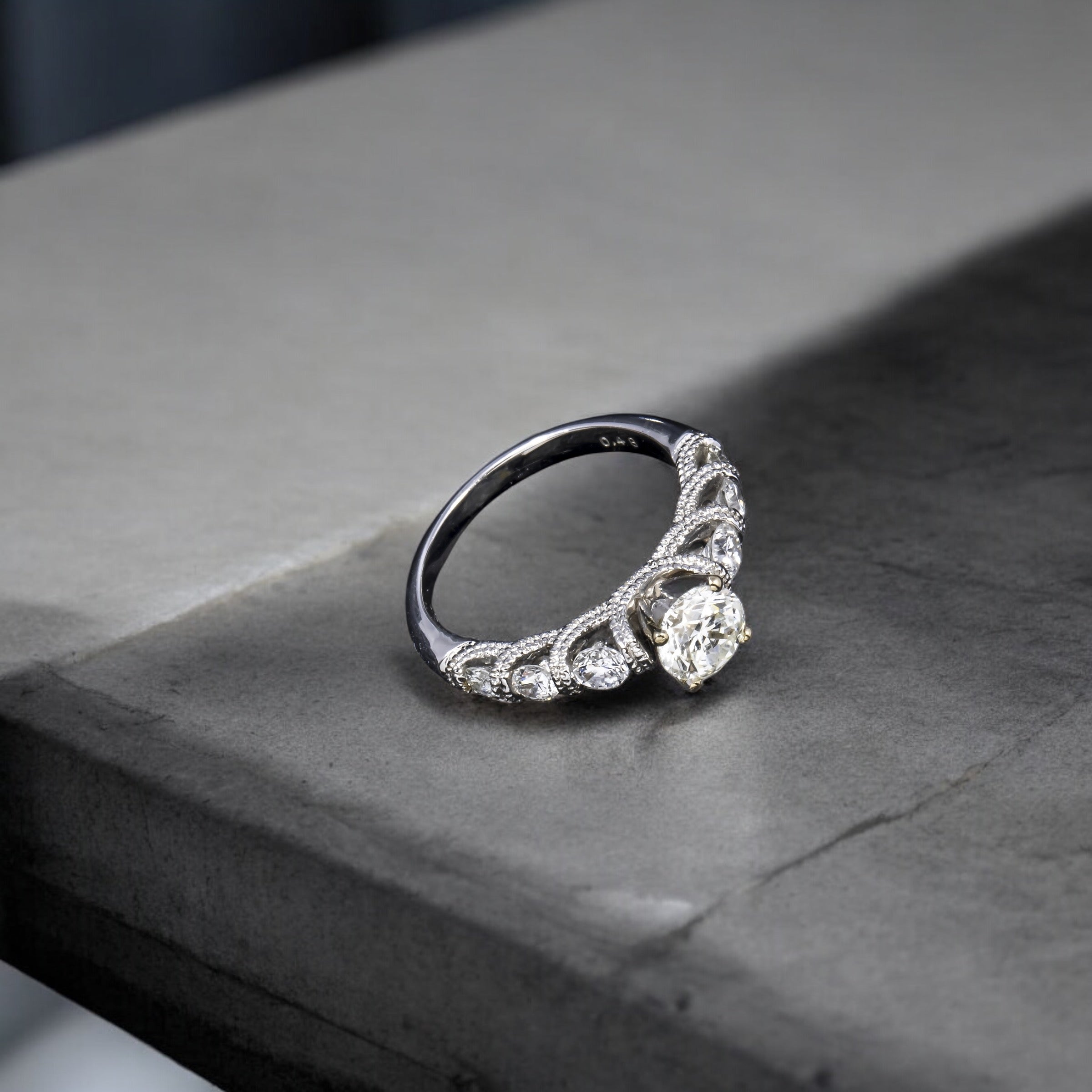 18K GOLD LAB DIAMOND ENGAGEMENT RING WITH HIDDEN DETAILING 1.17 CTW