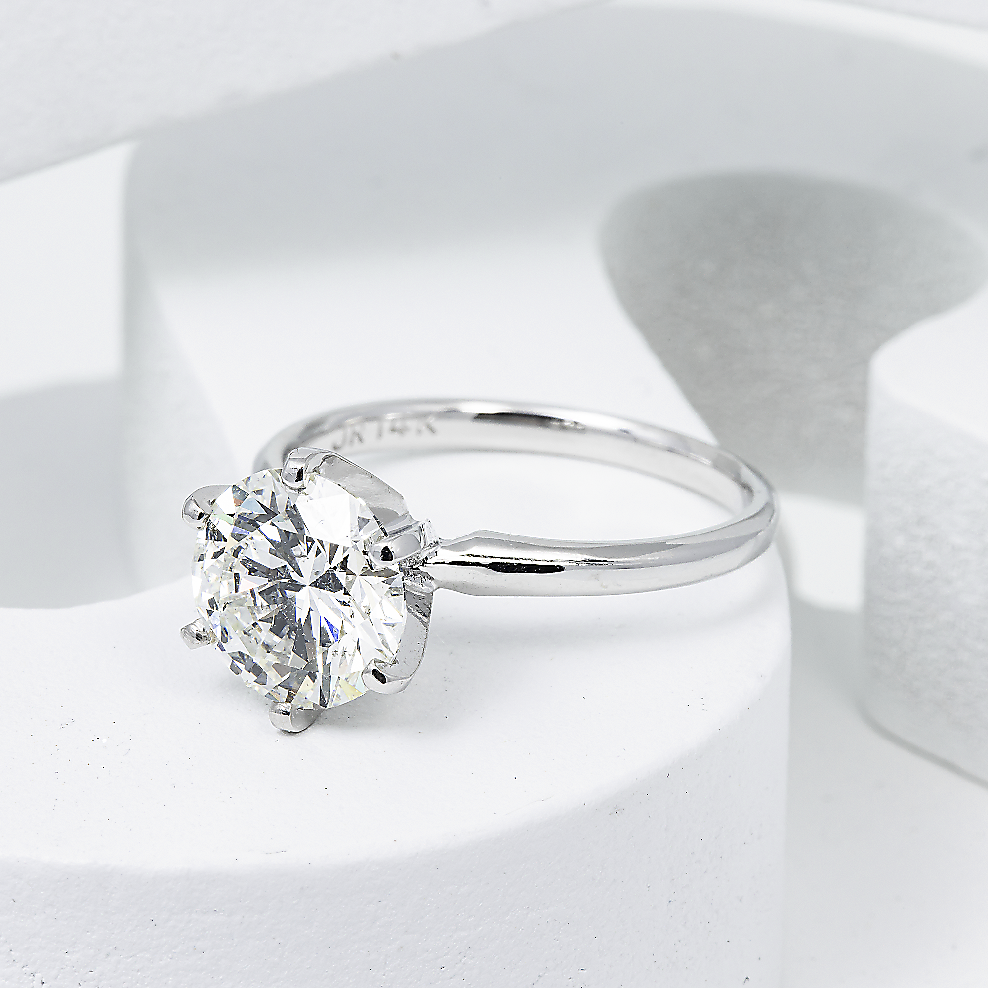 18K GOLD ROUND CUT SOLITAIRE DIAMOND ENGAGEMENT RING 2.60 CTW