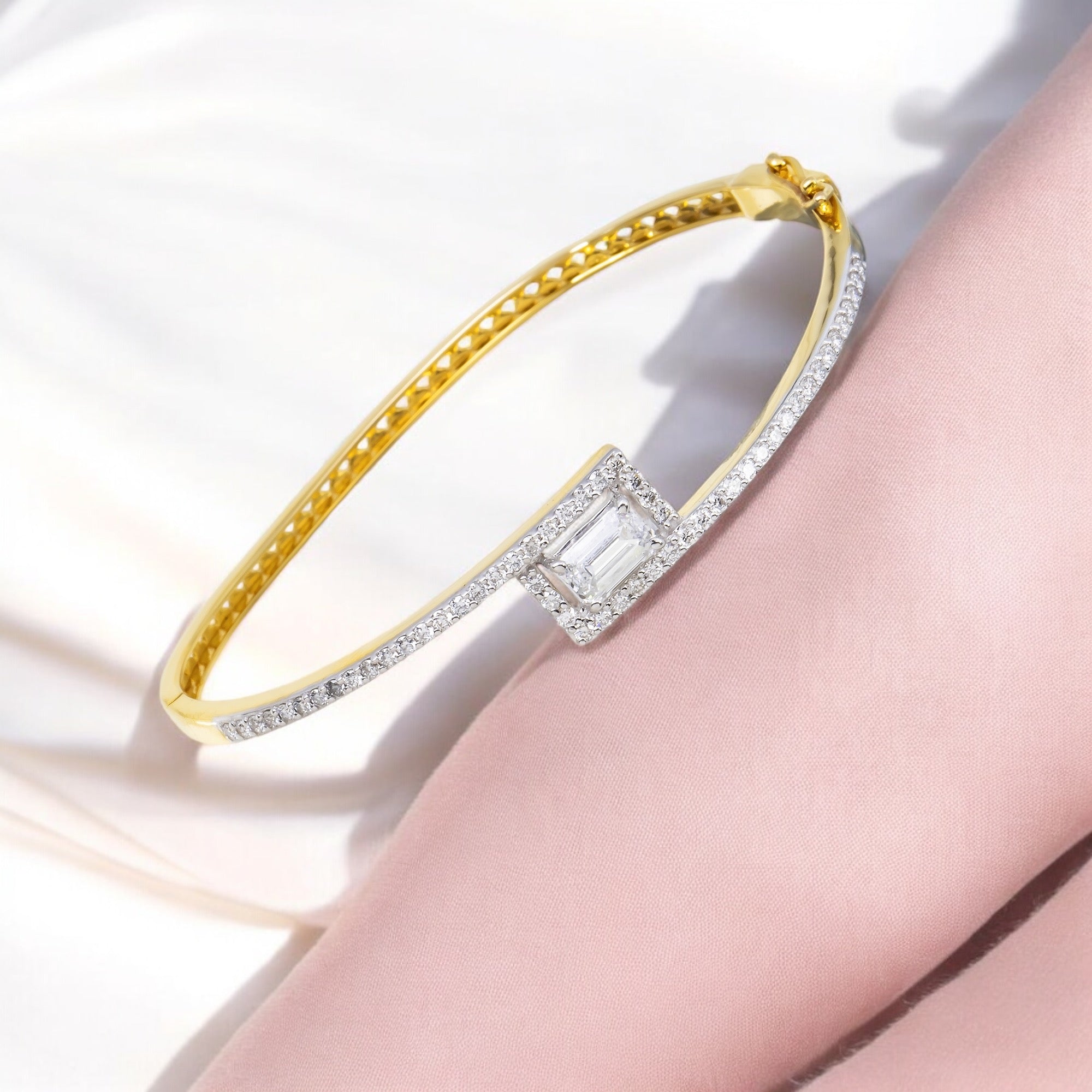 14K GOLD LAB DIAMOND BANGLE BRACELET 1.82 CT
