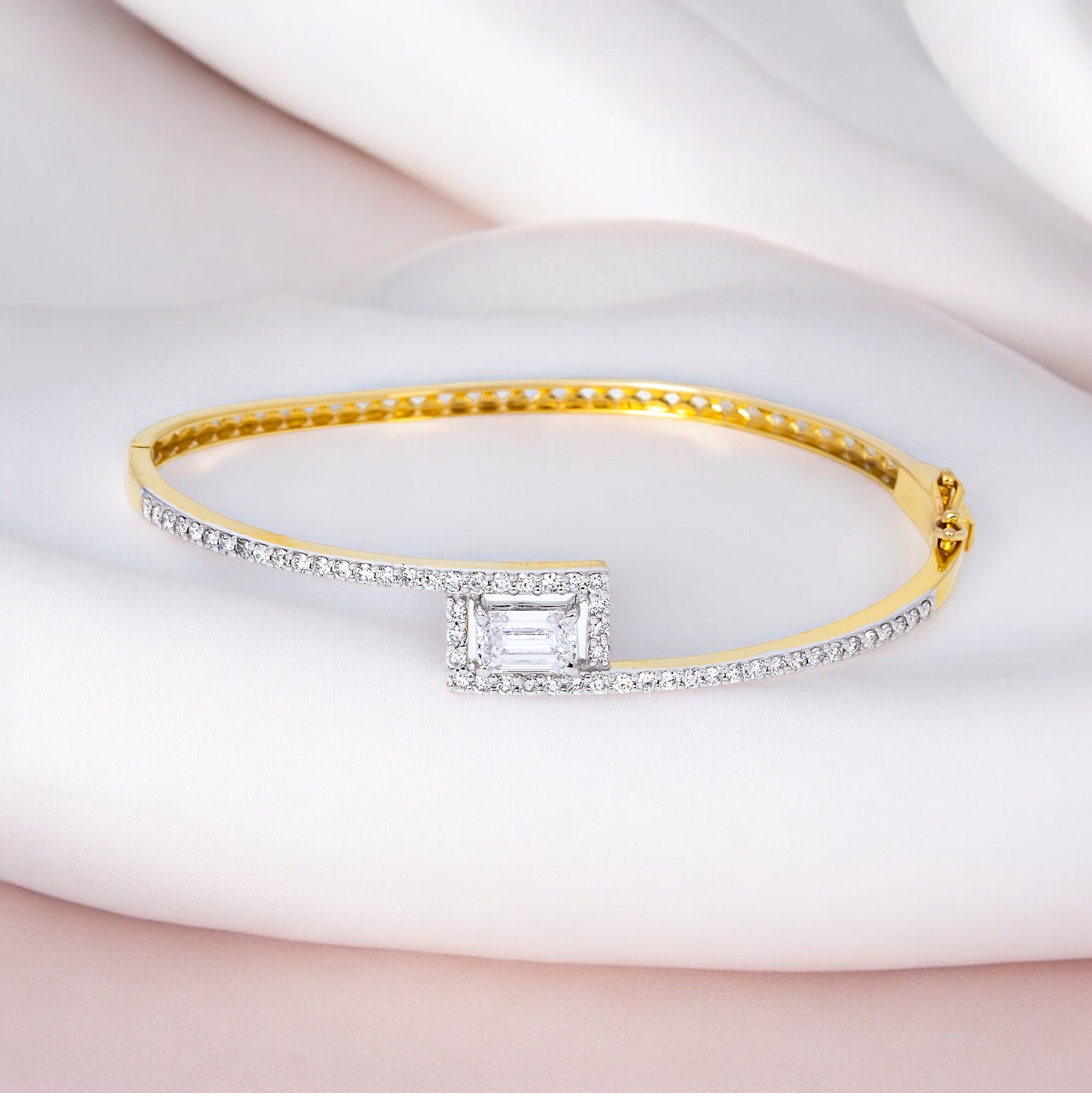 14K GOLD LAB DIAMOND BANGLE BRACELET 1.82 CT
