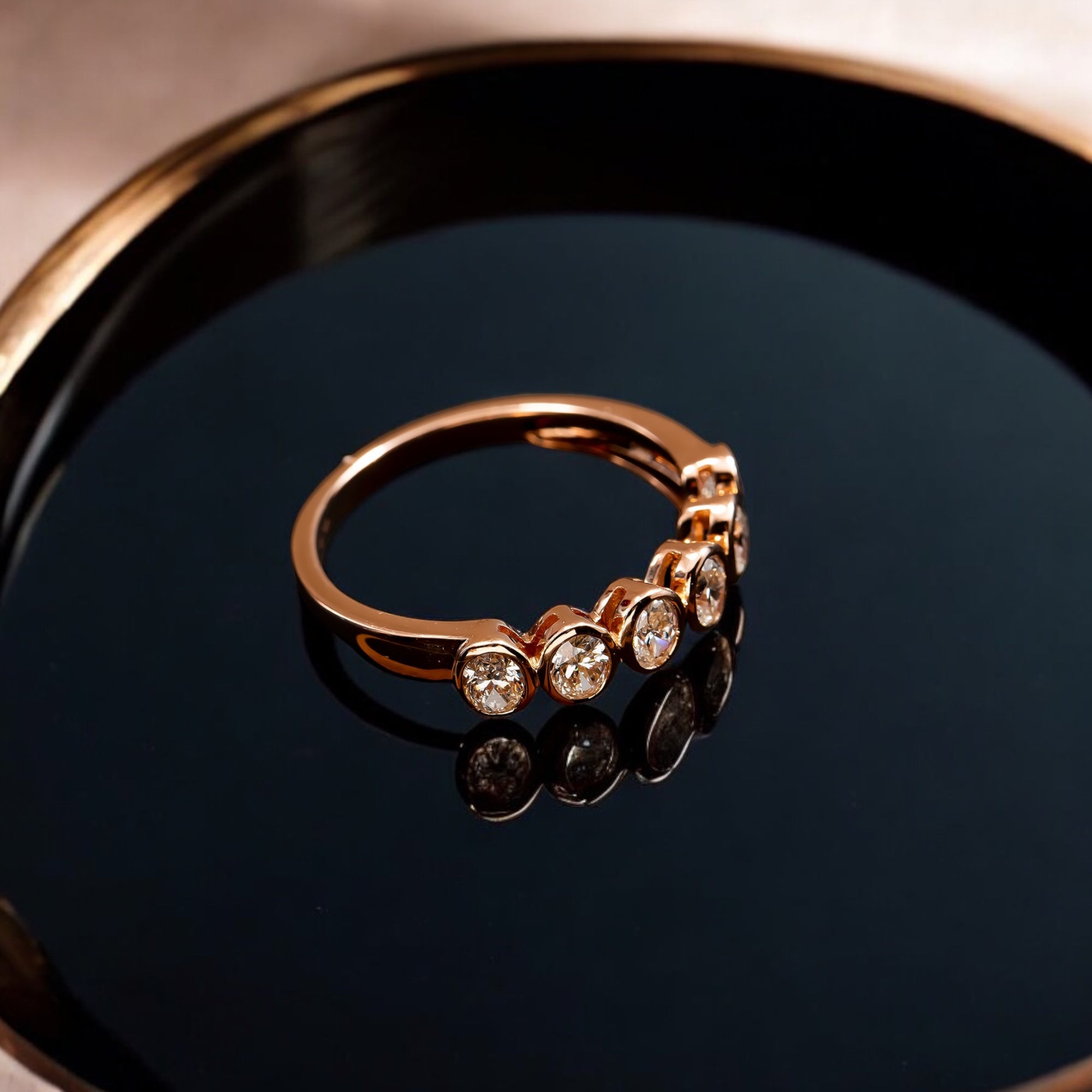 18K GOLD 6 STONE BEZEL SET LAB DIAMOND RING 0.81 CTW