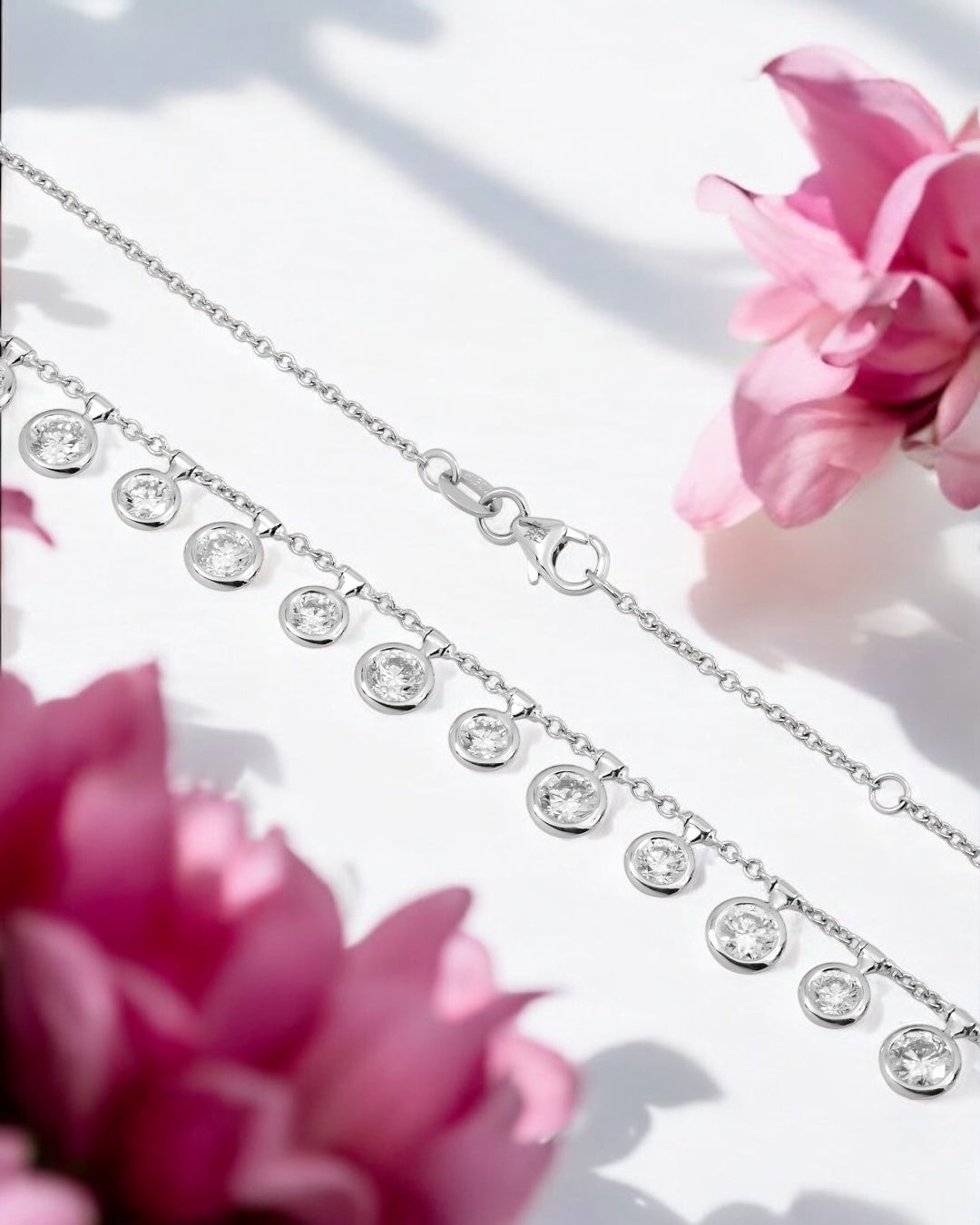 18K GOLD ROUND DIAMOND CIRCLES NECKLACE 4.45 CT
