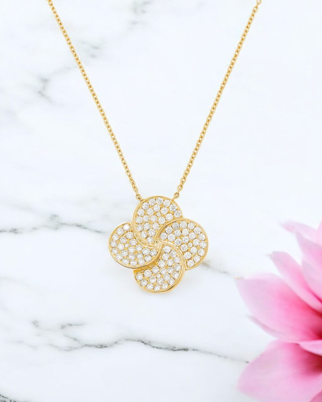 18K GOLD DIAMOND FLOWER NECKLACE 1.77 CTW